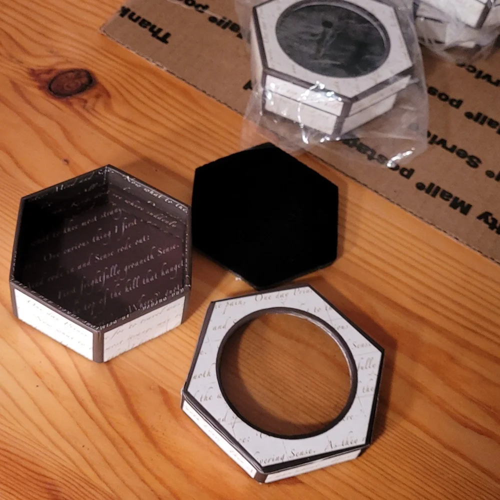 50 beautiful mini hexagon boxes perfect size jewelry or miniatures - Picture 3 of 5